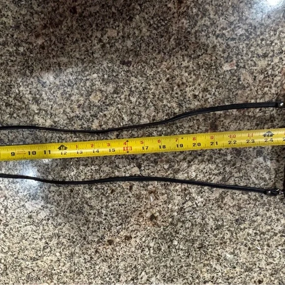 Wilsons Leather Elegant Black Crossbody Bag - Picture 15 of 16